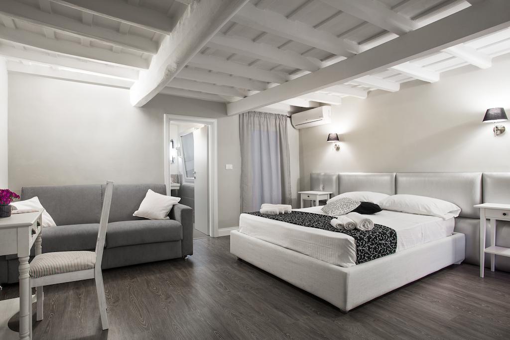 Delsi Suites Pantheon Rom Zimmer foto